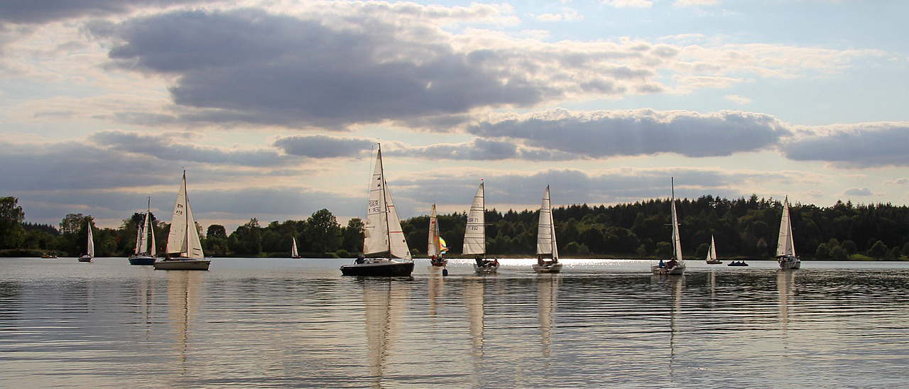Bostalsee mit Segelbooten